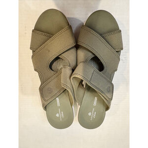 Women's Clarks Sandals, Size 9, Olive